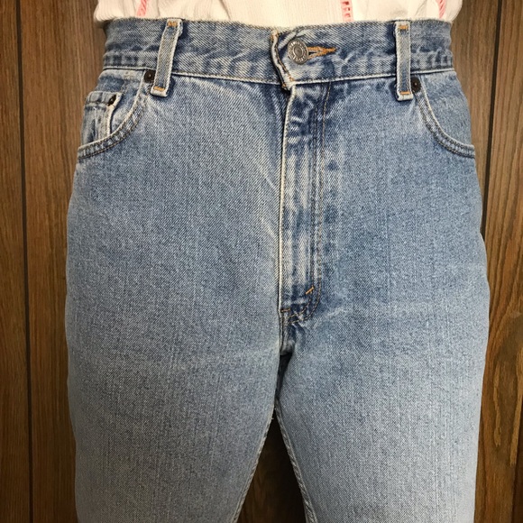 Vintage •Levis• 550 high waist mom jeans - Picture 4 of 8
